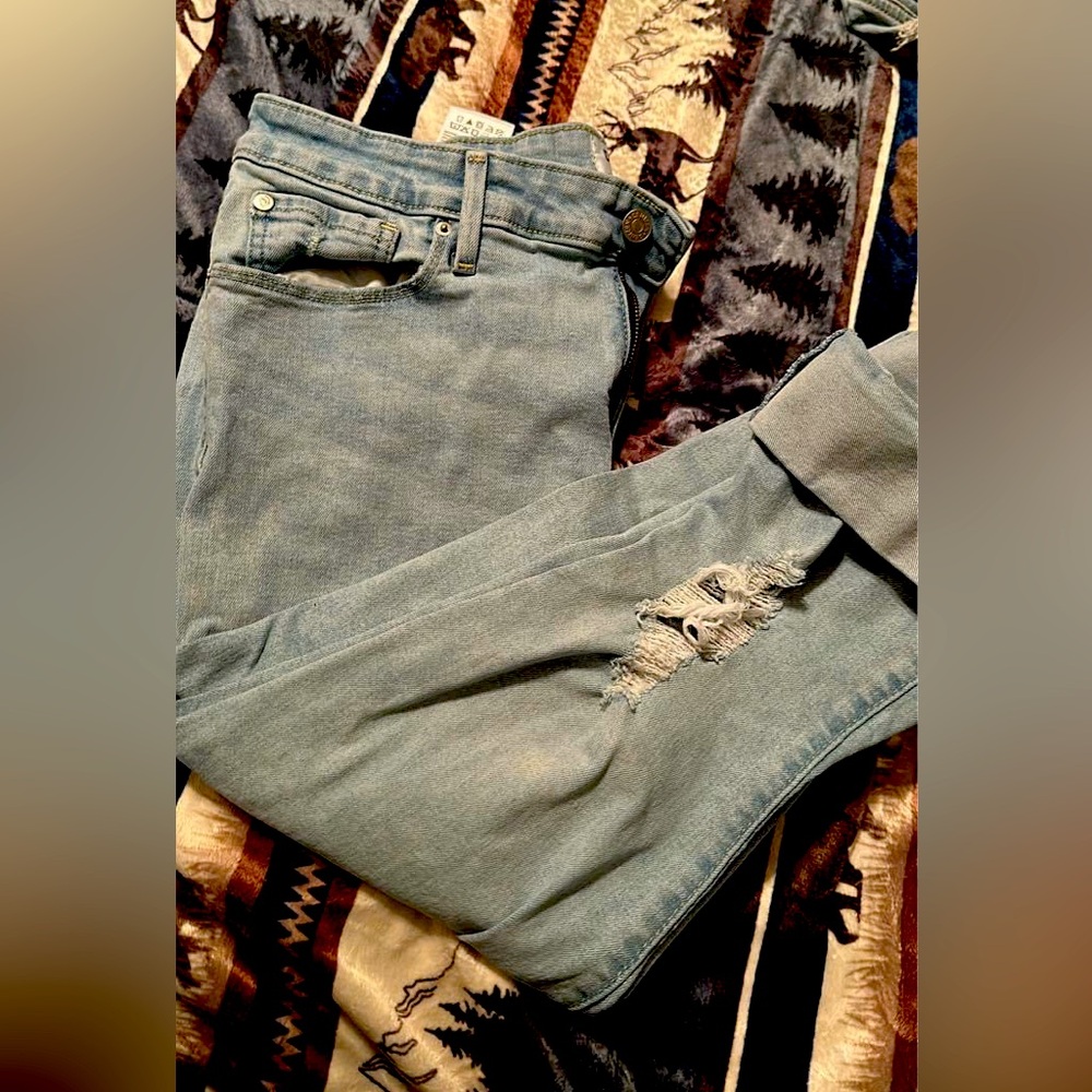 Levi capris size 14